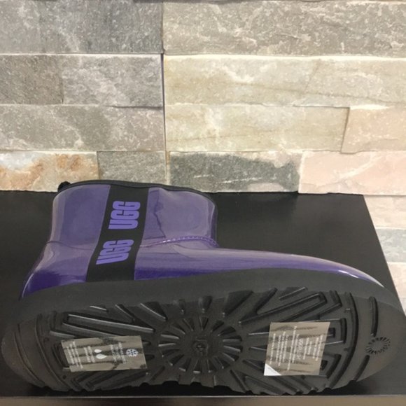 🎁 UGG Classic Clear Mini Waterproof Boots - Picture 8 of 8